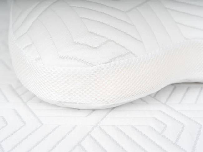 Подушка Embrace