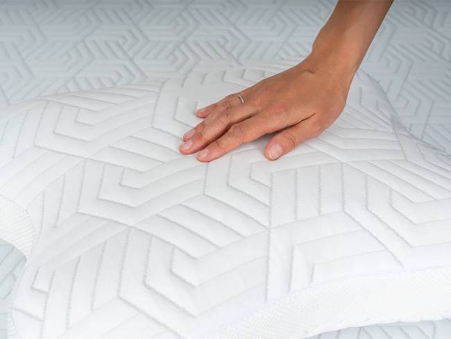 Подушка Embrace